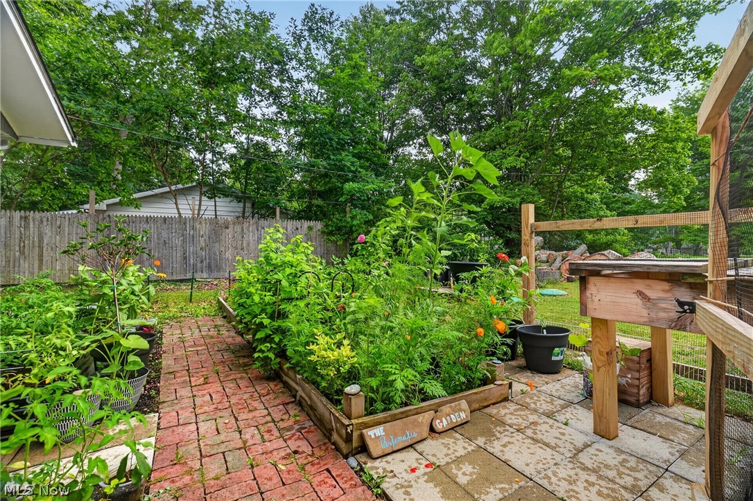 554 E River View Drive Property Photo 42