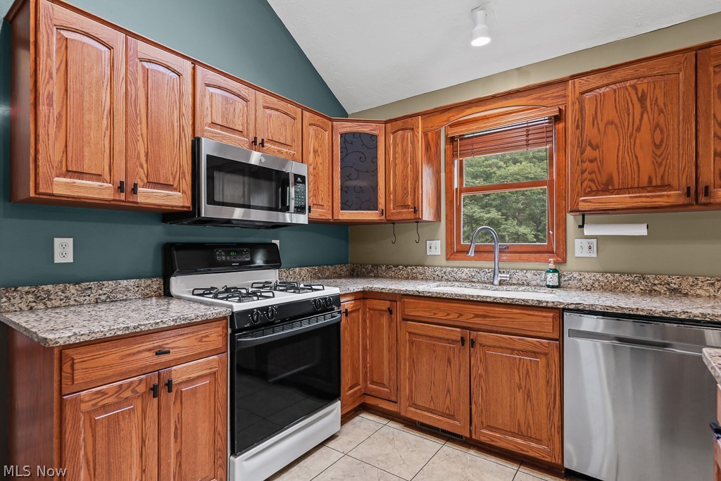 315 Valley Brook Oval Property Photo 5