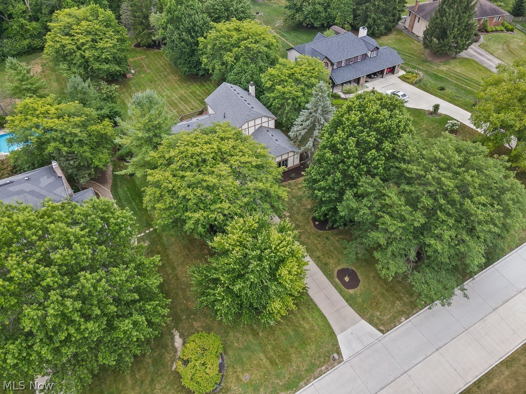 315 Valley Brook Oval Property Photo 44
