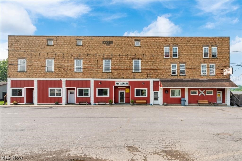 2972 N Division Street Property Photo 1