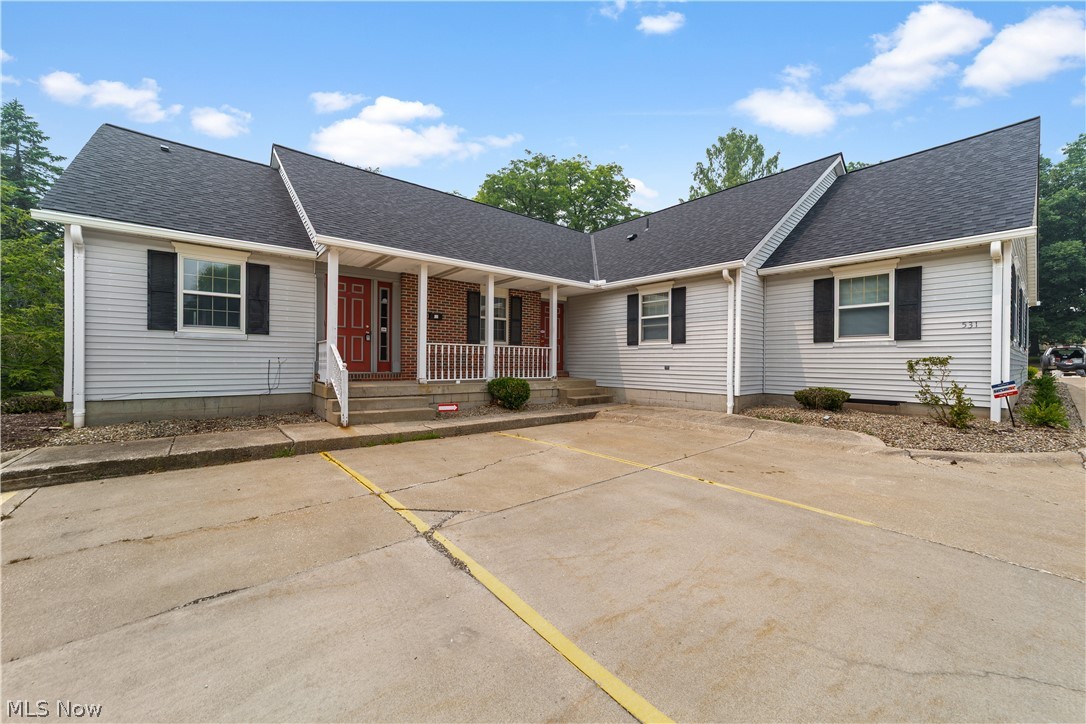 531 E Smith Road Property Photo 1