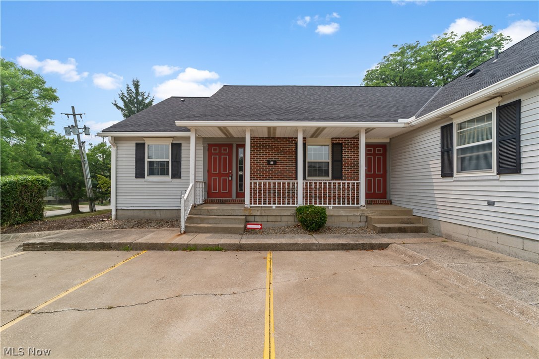 531 E Smith Road Property Photo 2