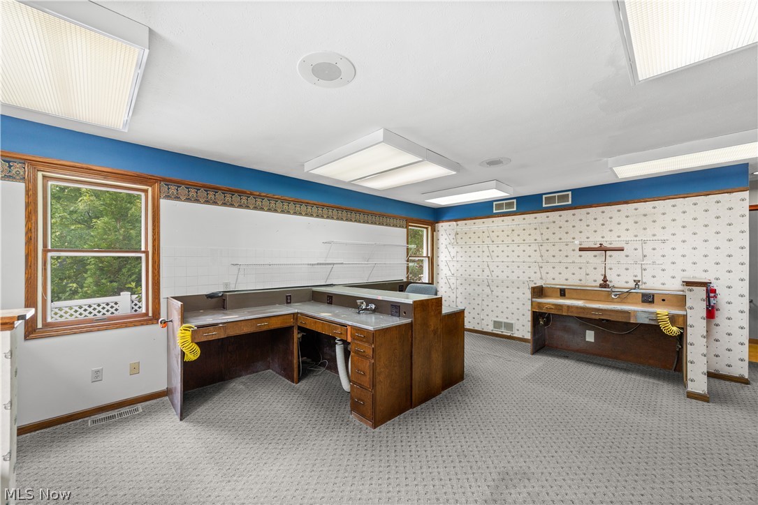 531 E Smith Road Property Photo 10