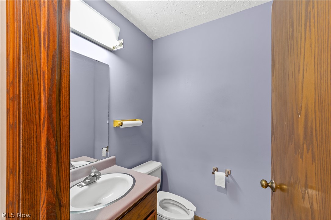 531 E Smith Road Property Photo 11