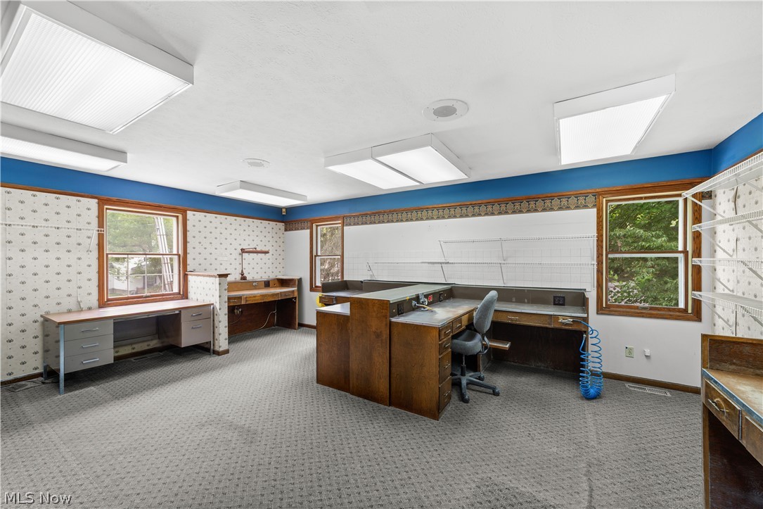 531 E Smith Road Property Photo 15