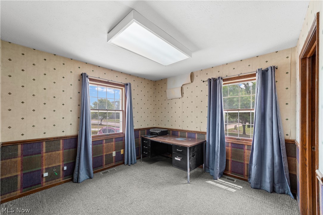 531 E Smith Road Property Photo 18
