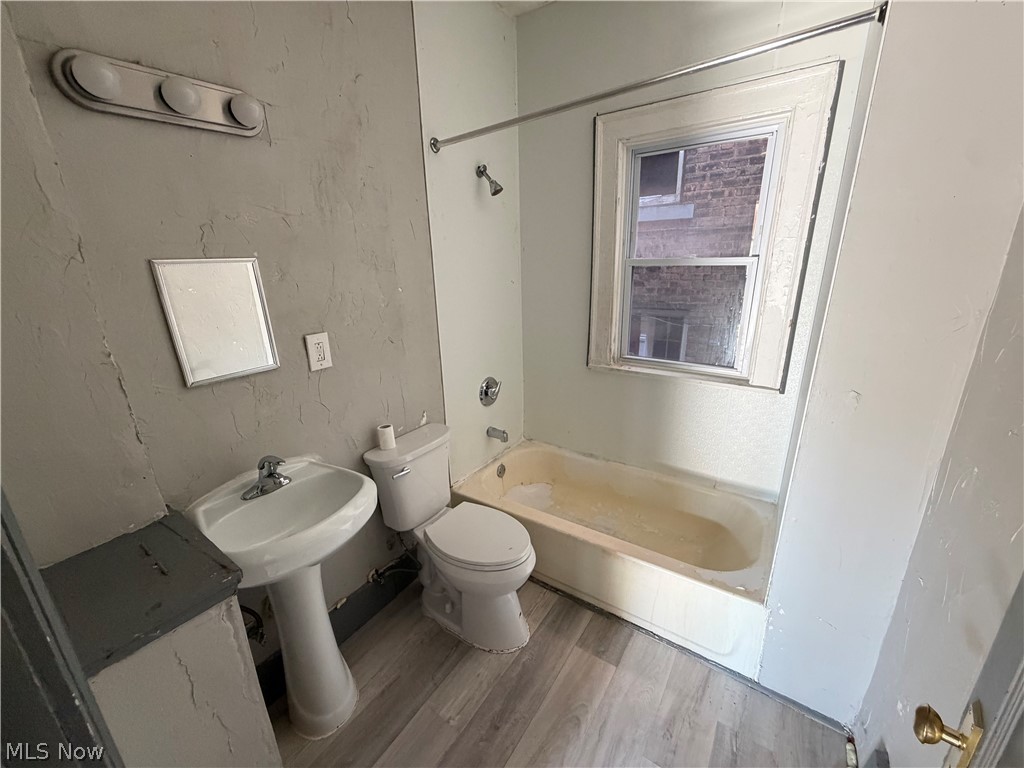 7944 Lorain Avenue Property Photo 20