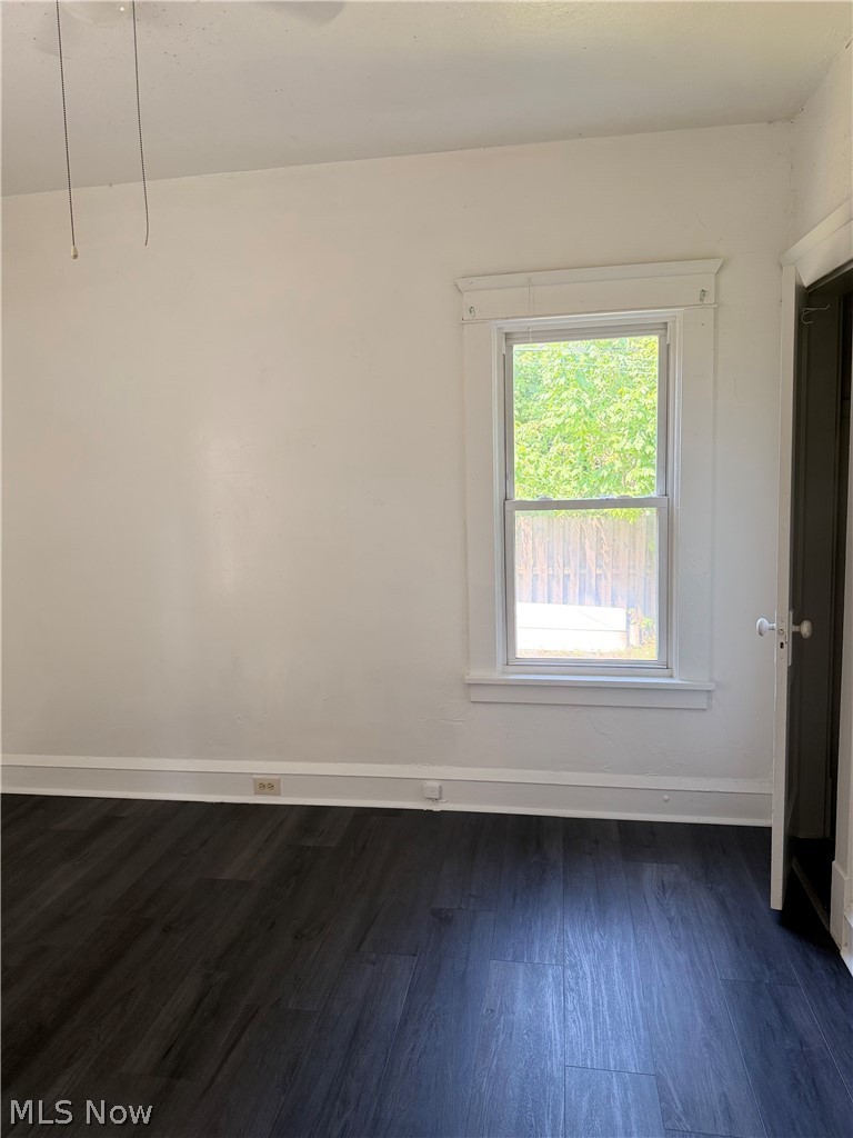 11913 Cromwell Avenue Down Property Photo 14