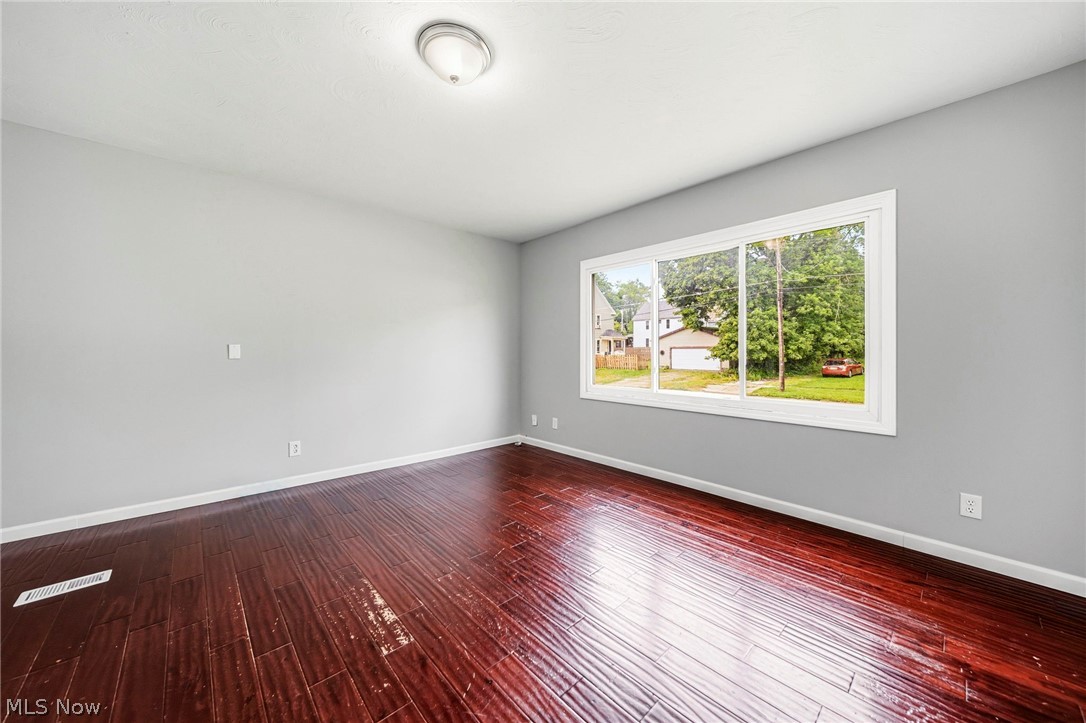 1415 W 9th Street Property Photo 25