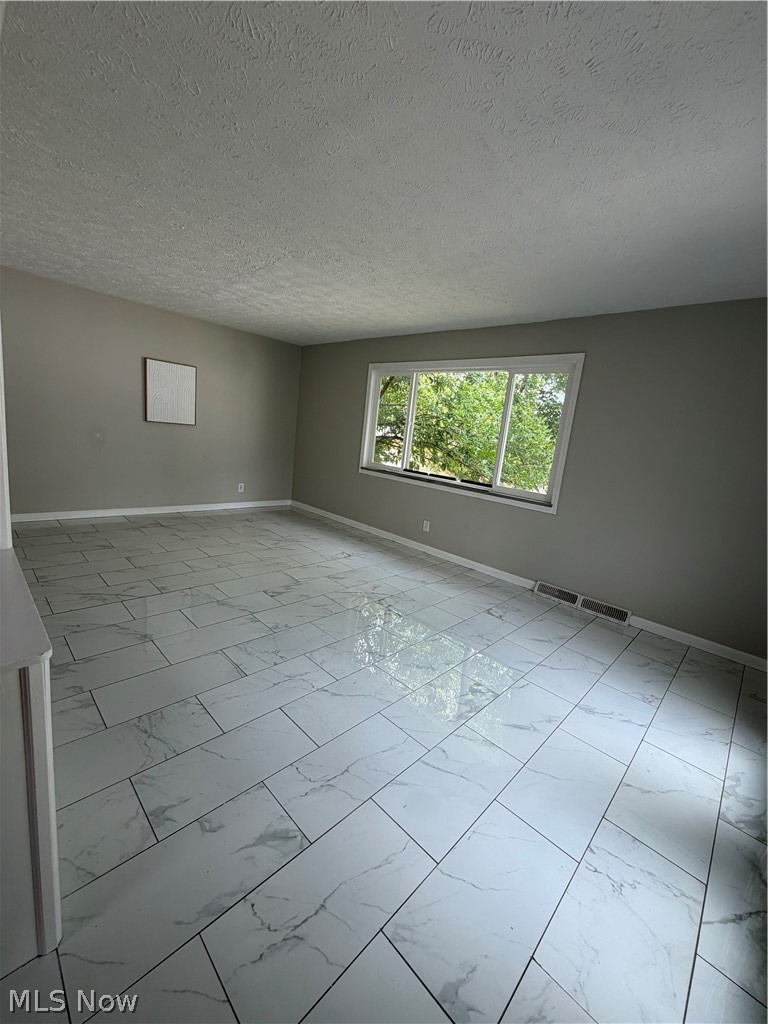 21419 Libby Road Property Photo 7