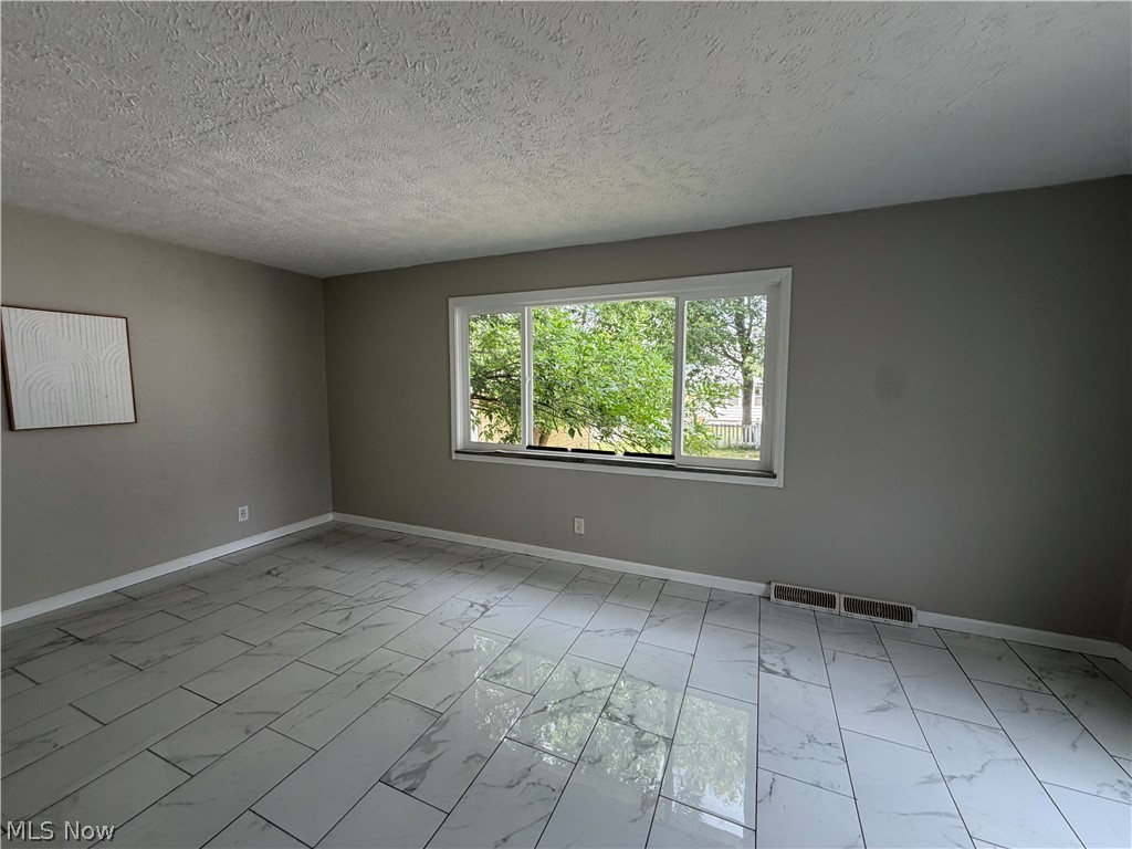 21419 Libby Road Property Photo 10
