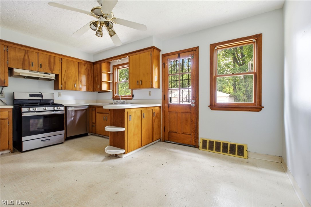4521 Emerson Road Property Photo 6
