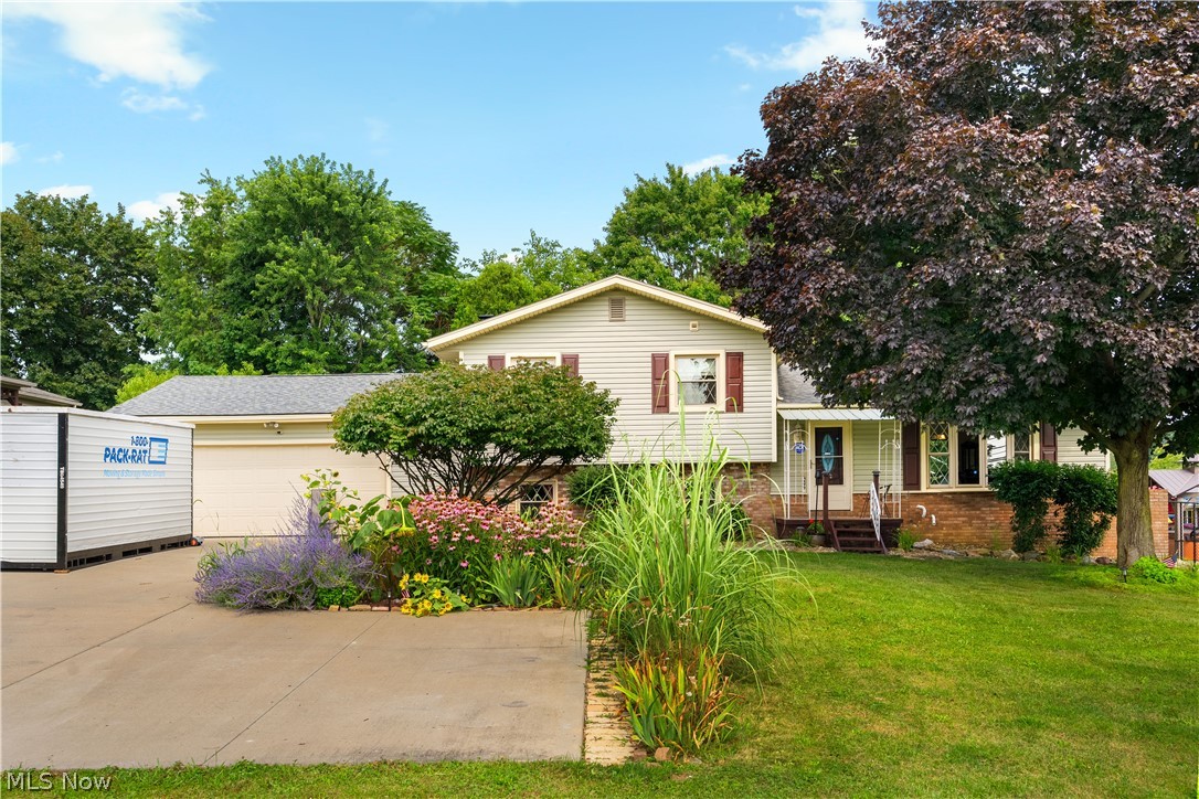 1977 Massillon Road Property Photo 1