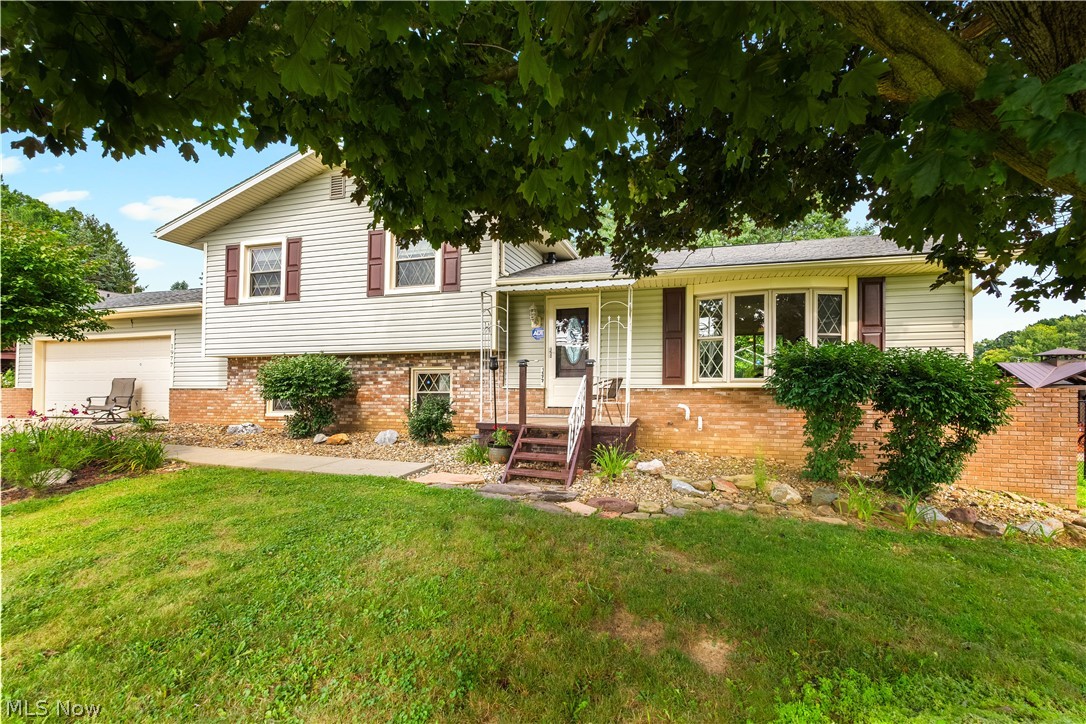 1977 Massillon Road Property Photo 2