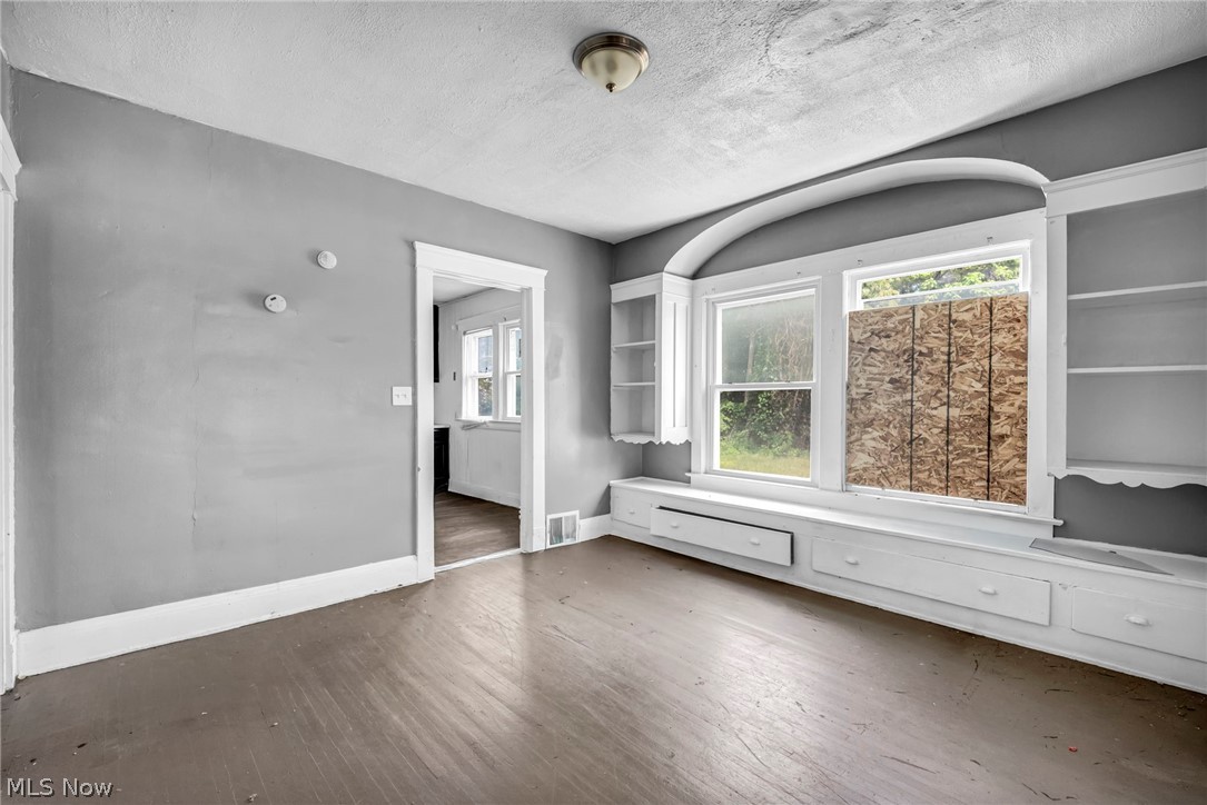 9301 Pierpont Avenue Property Photo 8