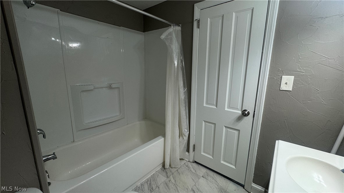 5221 Milo Avenue Property Photo 10