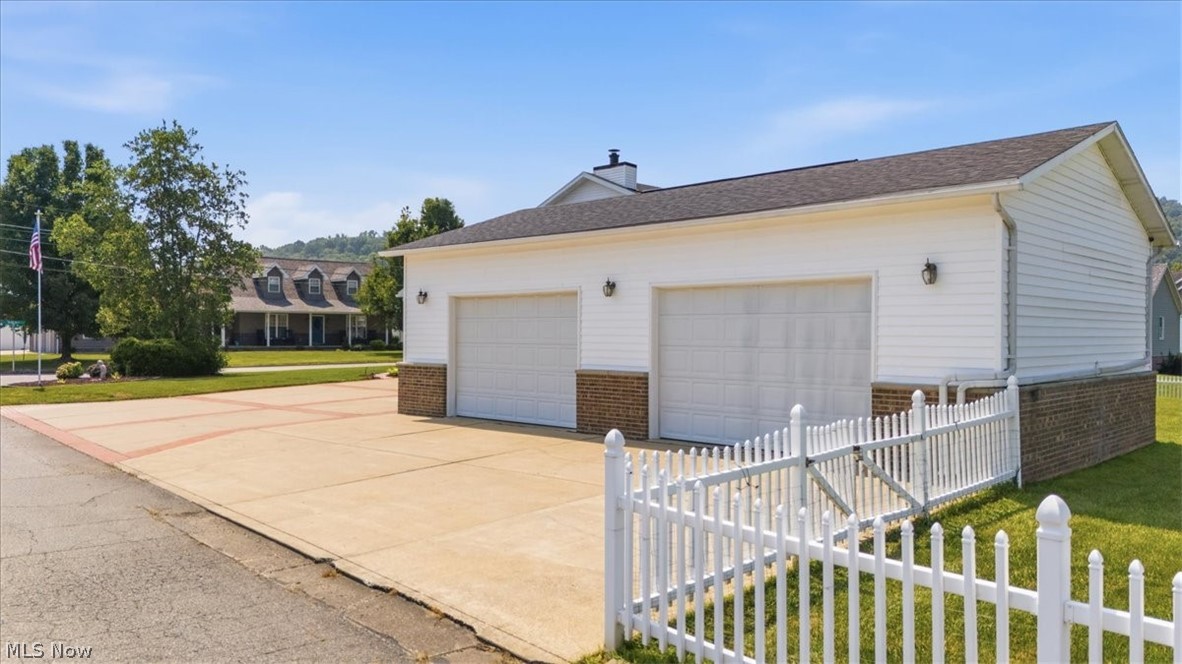 218 Dublin Drive Property Photo 8