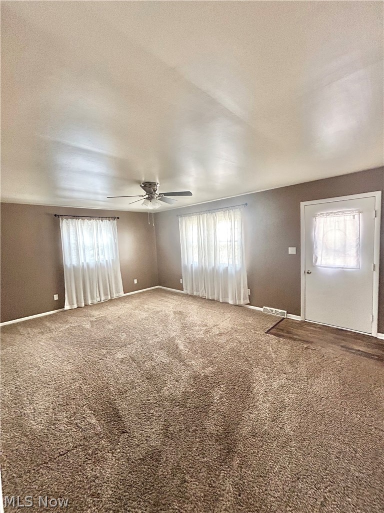 300 W 38th Street Property Photo 5