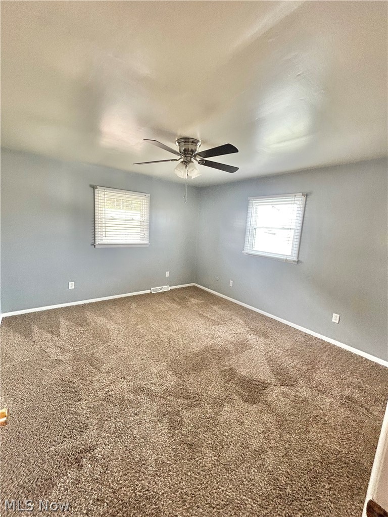 300 W 38th Street Property Photo 6