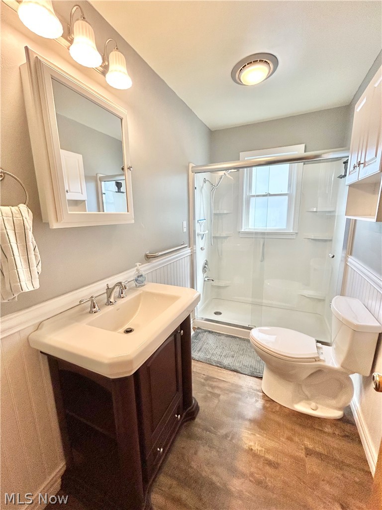 300 W 38th Street Property Photo 11