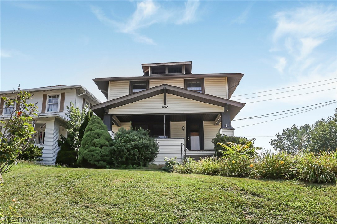 600 Clark Street Property Photo 1