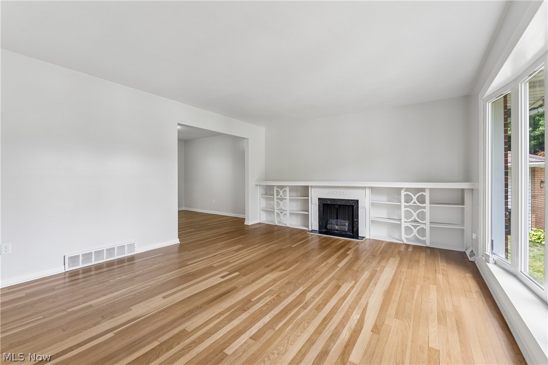 644 Wellfleet Drive Property Photo 3