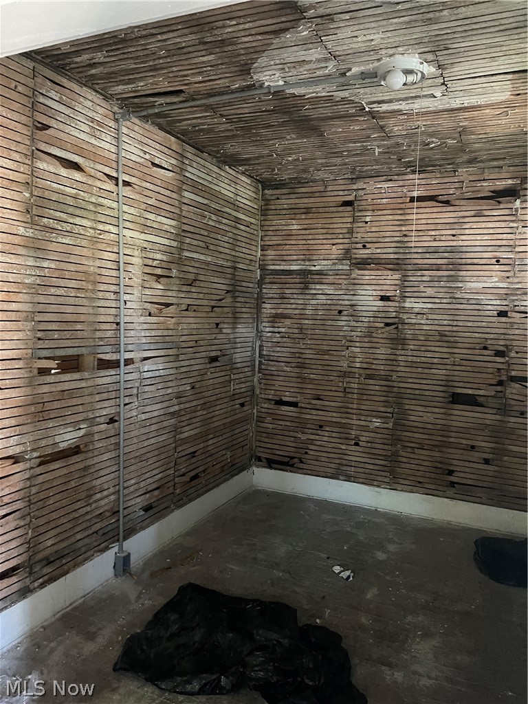 6204 Fullerton Avenue Property Photo 4