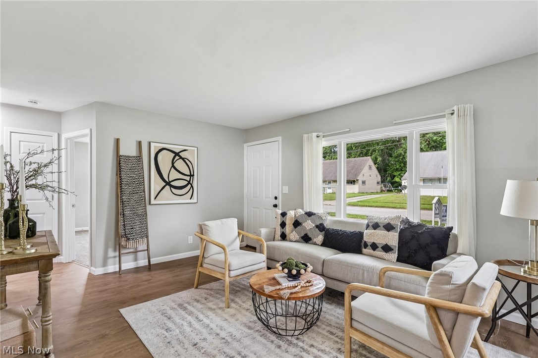 1562 Denison Avenue Nw Property Photo 4