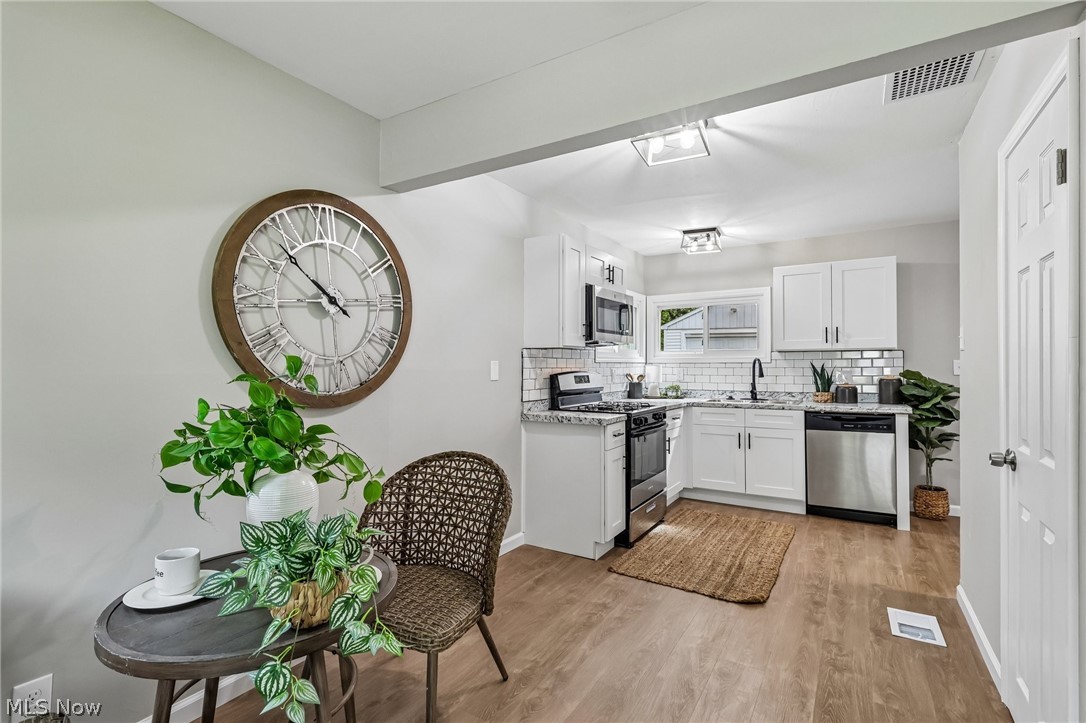 1562 Denison Avenue Nw Property Photo 7