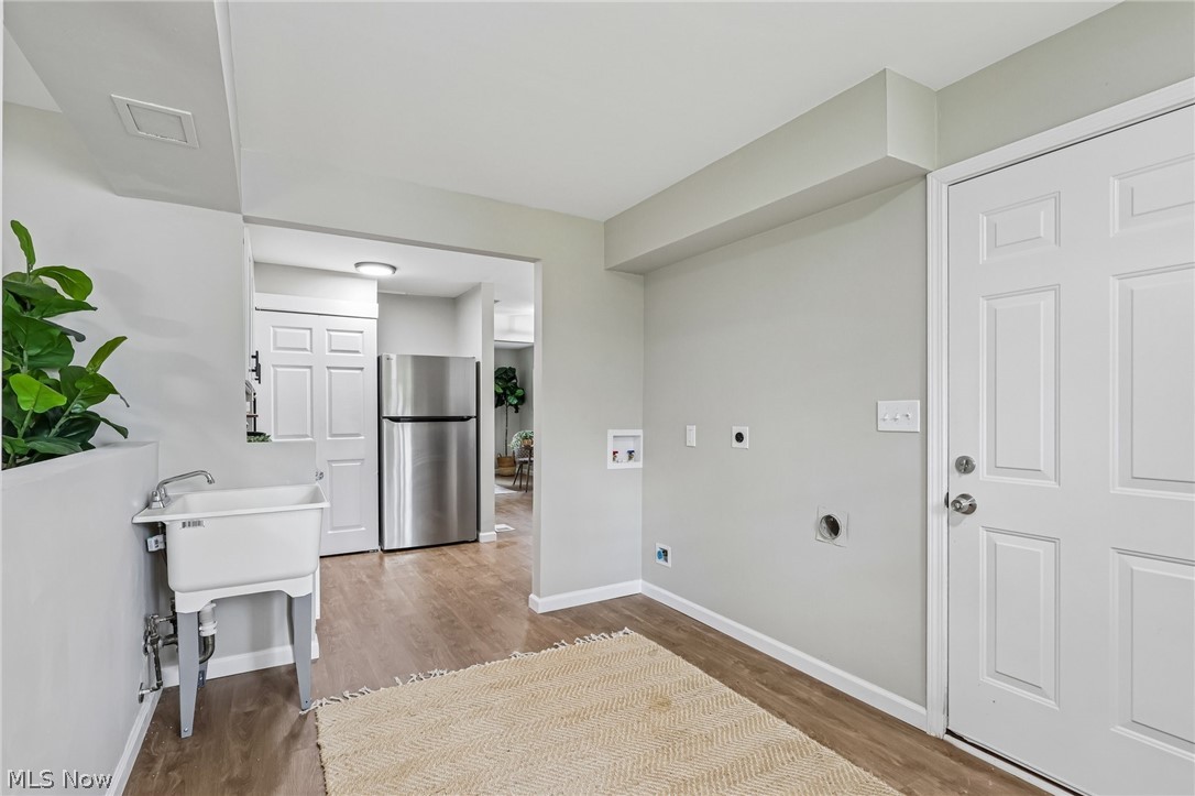 1562 Denison Avenue Nw Property Photo 12
