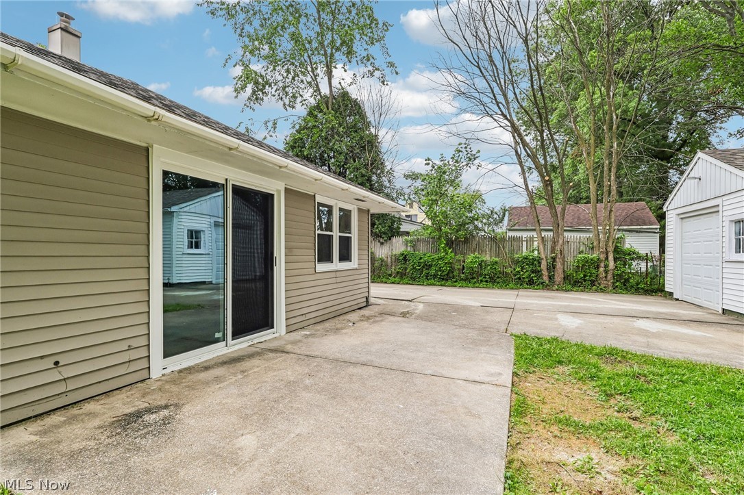 1562 Denison Avenue Nw Property Photo 28