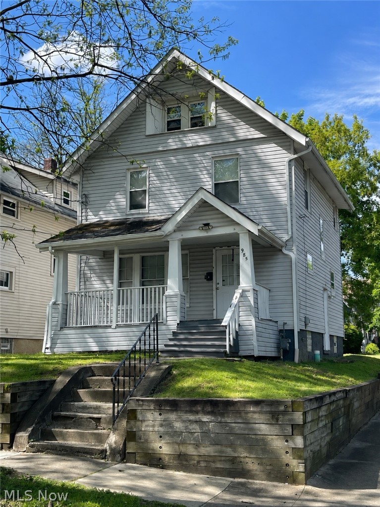 985 Bloomfield Avenue