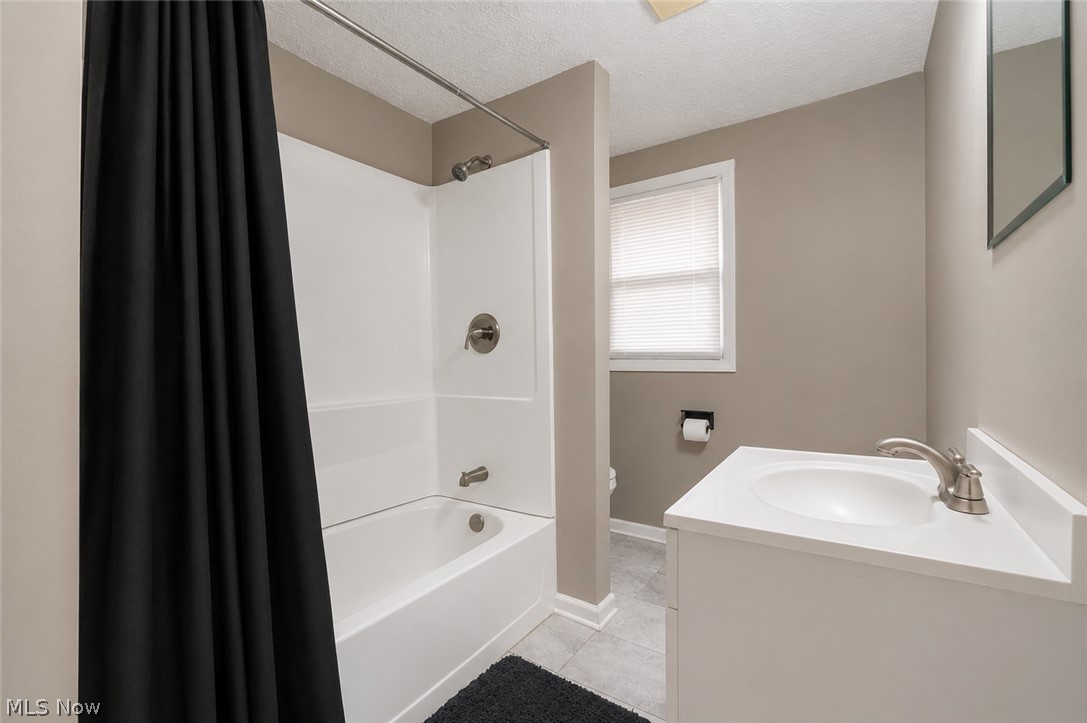 985 Bloomfield Avenue Property Photo 8