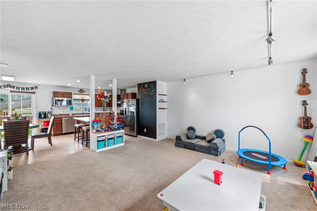 147 Springvale Drive Property Photo 8