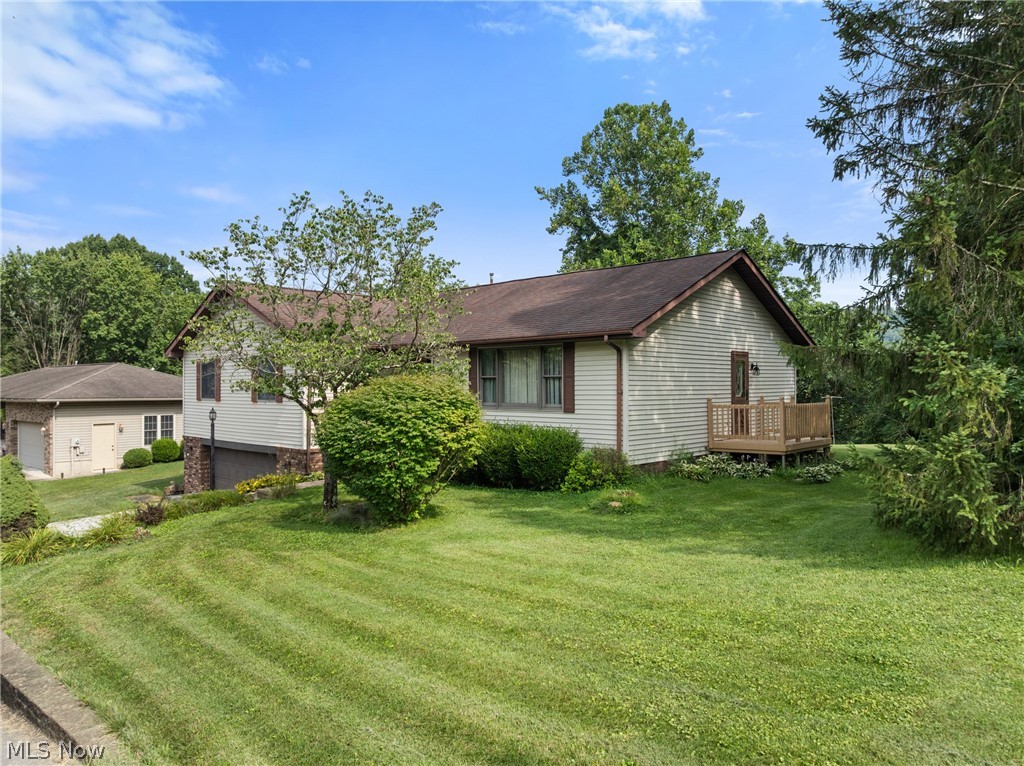 56062 Governor Drive Property Photo 3