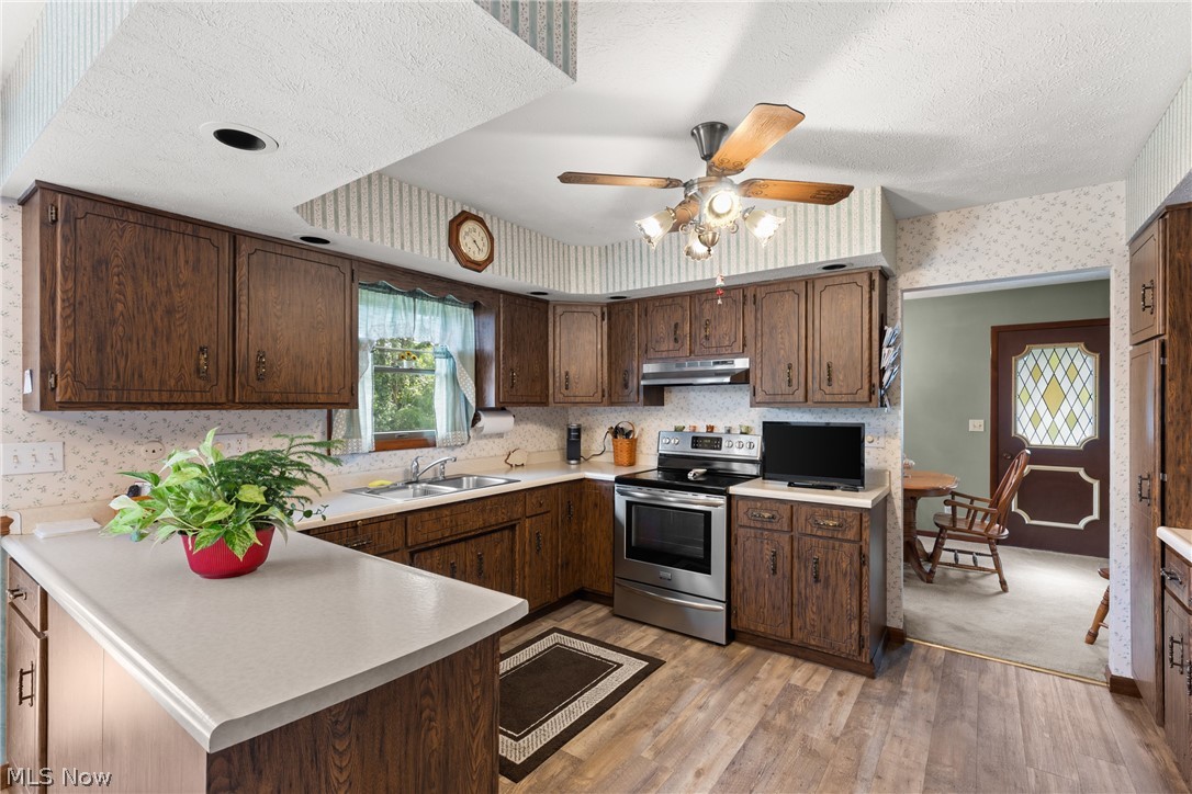 56062 Governor Drive Property Photo 10