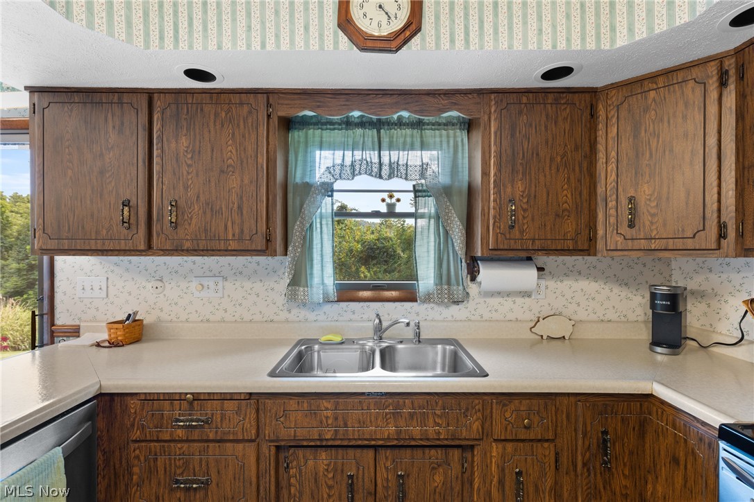 56062 Governor Drive Property Photo 11