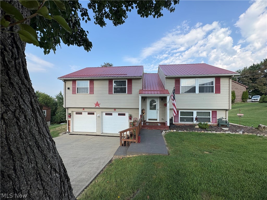 124 Orchard Dr. Property Photo 1