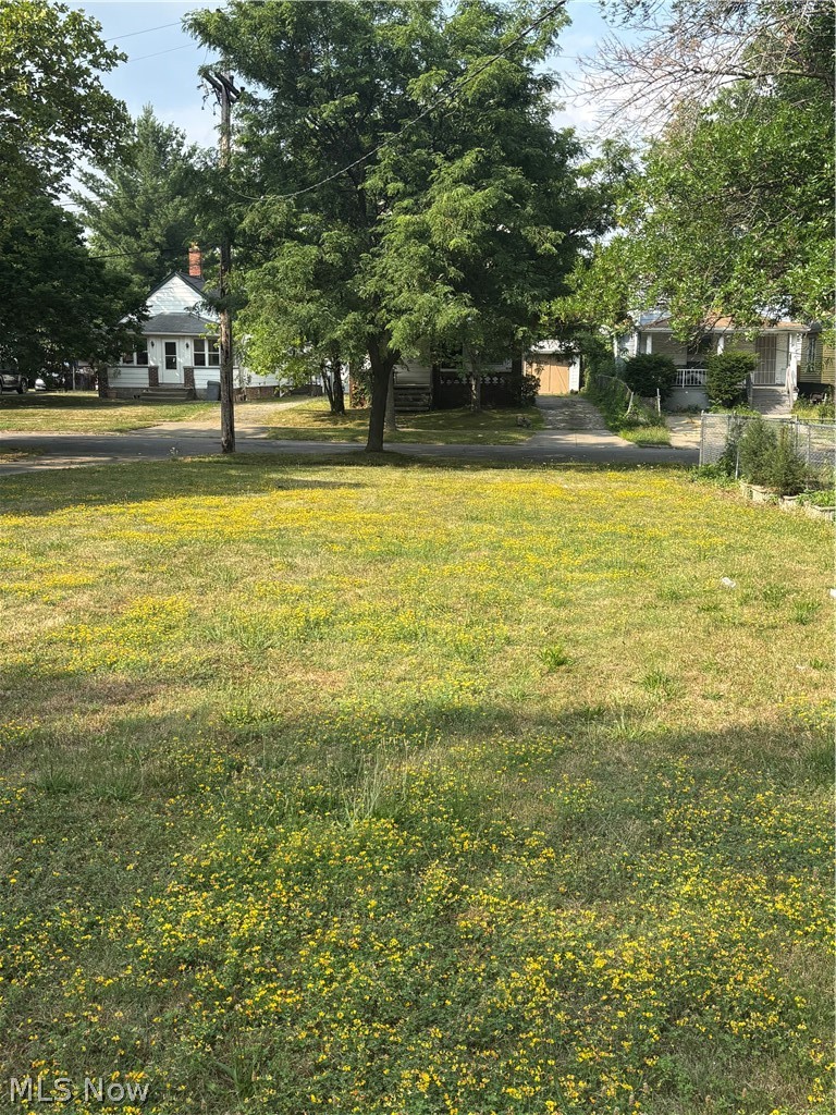 829 Whitcomb Road Property Photo 12