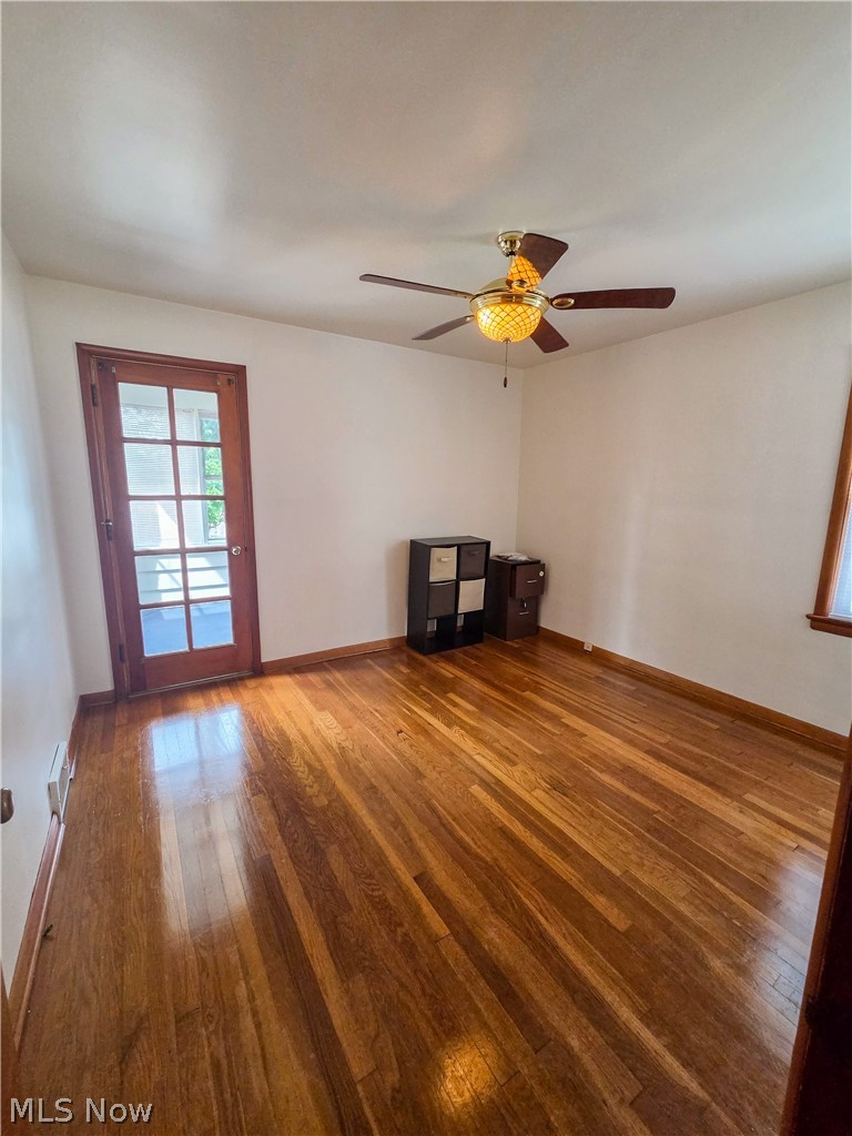 5589 Mayfield Road Property Photo 9