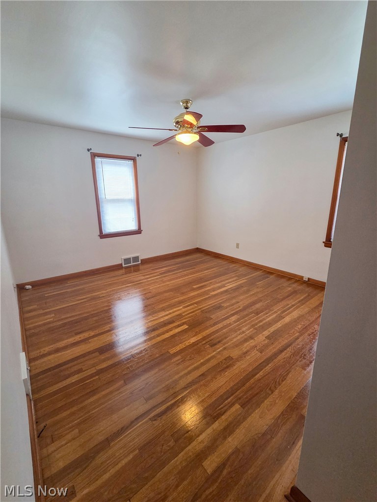 5589 Mayfield Road Property Photo 10