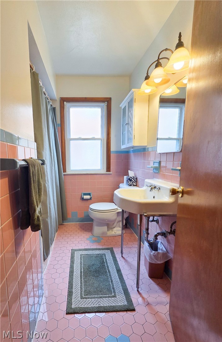 5589 Mayfield Road Property Photo 11