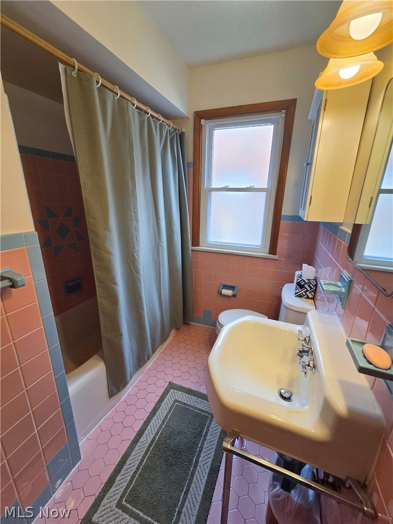 5589 Mayfield Road Property Photo 12