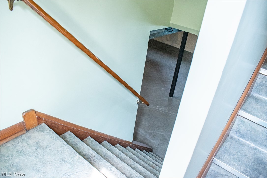 5589 Mayfield Road Property Photo 19