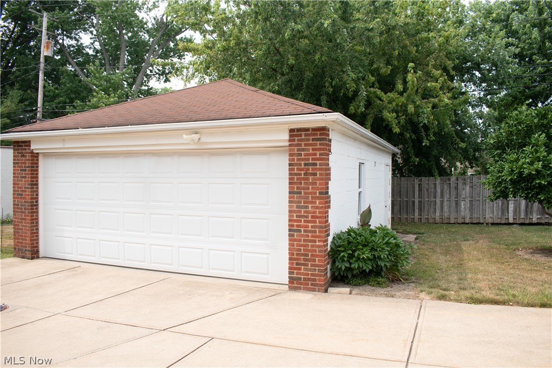 5589 Mayfield Road Property Photo 24