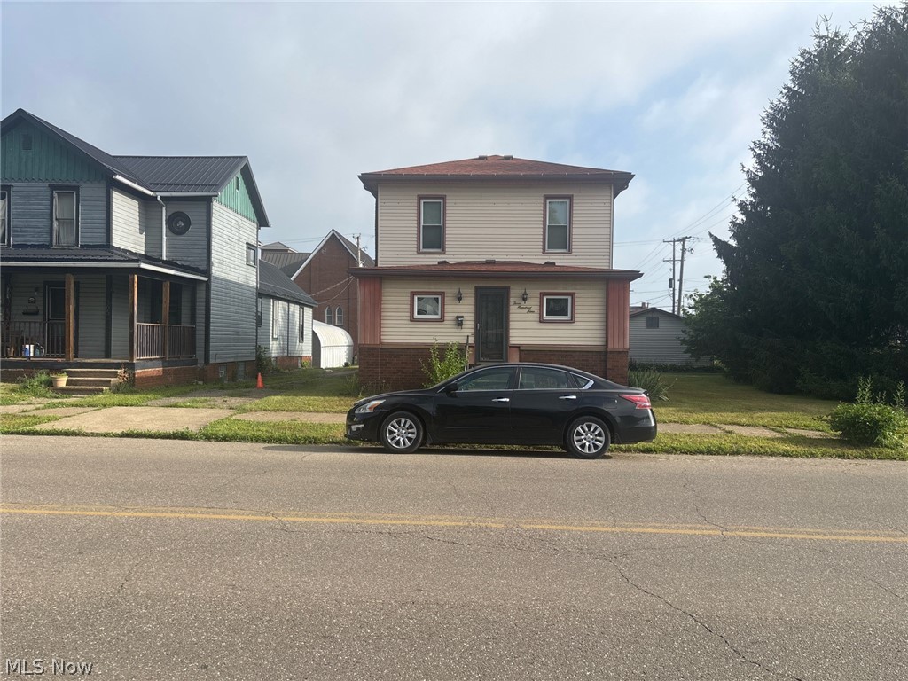309 E 1st Street Property Photo 1