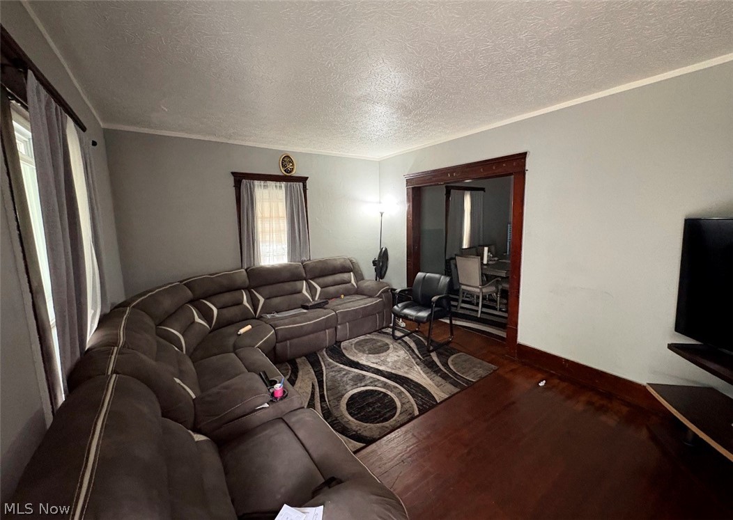 847 Carlysle Street Property Photo 2