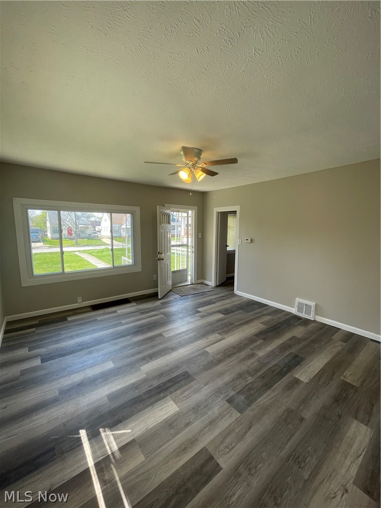 3761 W 135th Street Property Photo 3