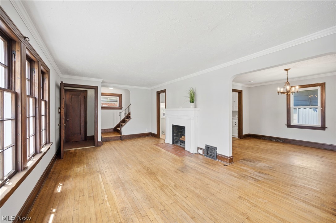 396 E 214th Street Property Photo 5