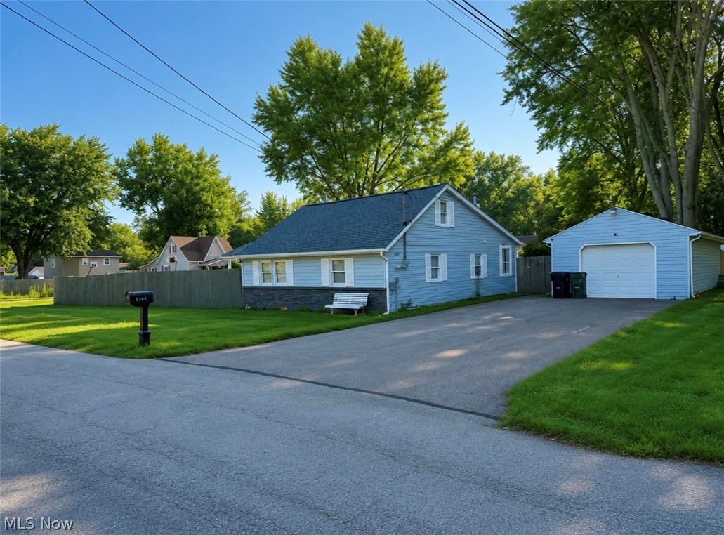 5265 Oakwood Boulevard Property Photo 1